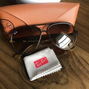 Ray-Ban Tortoise Cats 5000 Classic sunglasses